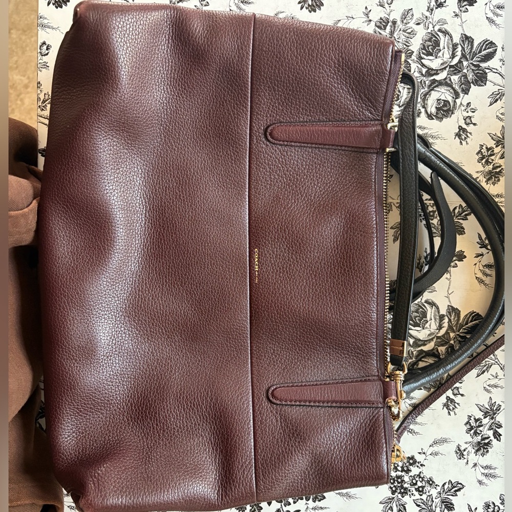 Elegant Brown Leather Tote Bag